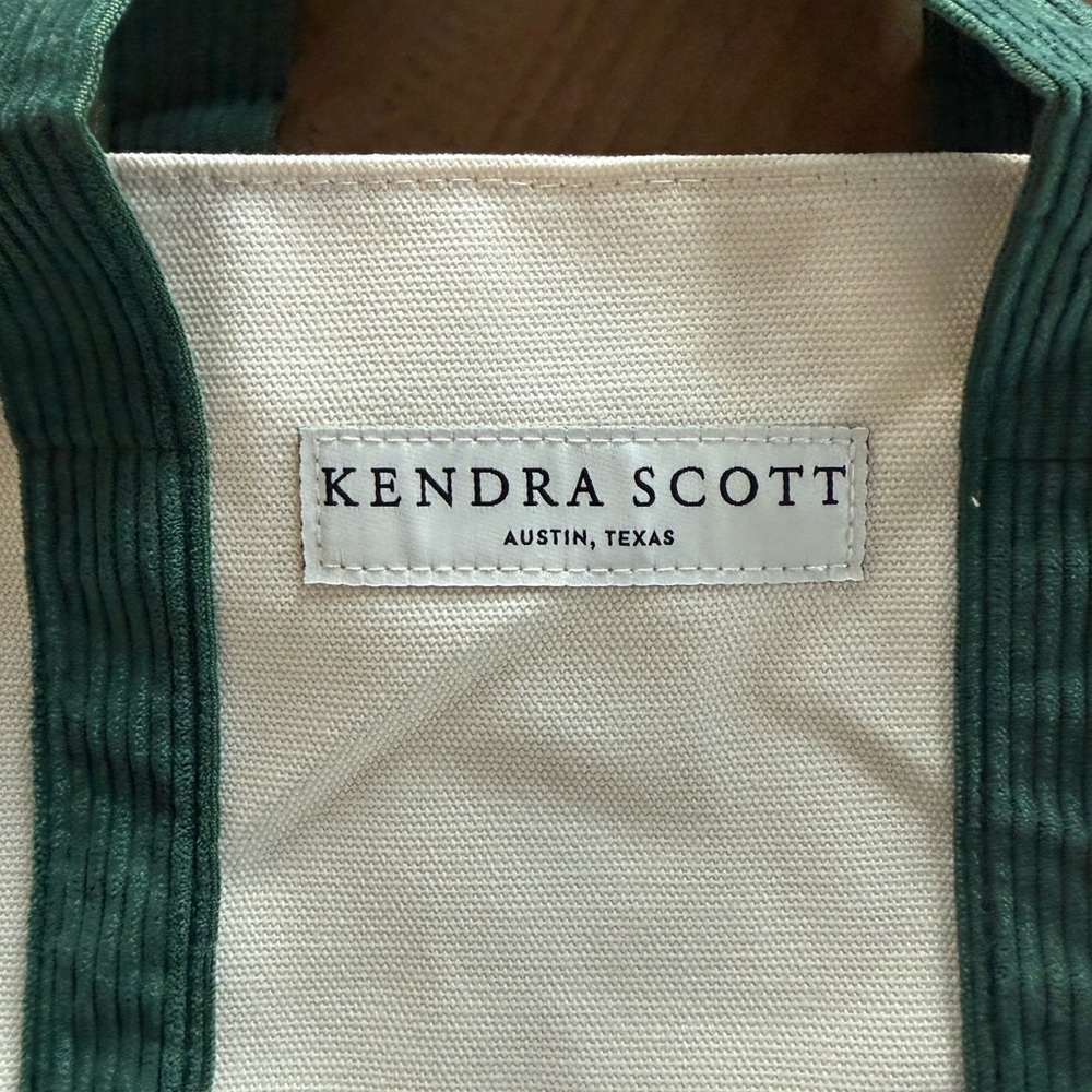Kendra Scott Forest Green and Cream Tote rarely find - Picture 2 of 5